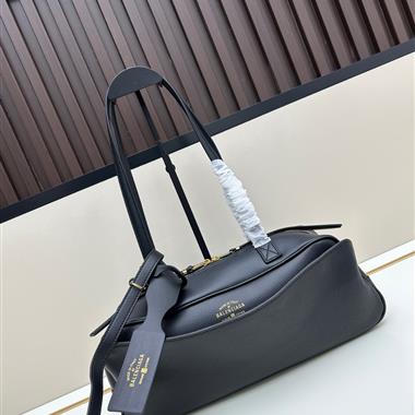 BALENCIAGA  2025新款女生時尚包包 尺寸：30.9*11.9*11.9CM