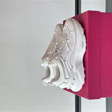 Valentino    2025新款男生休閒時尚鞋子