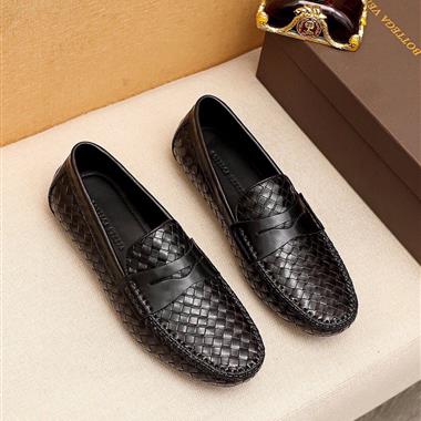BOTTEGA VENETA   2025新款男生休閒時尚鞋子