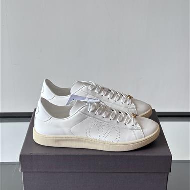 Valentino    2025新款男生休閒時尚鞋子