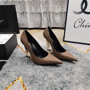 YSL   2025新款女生休閒時尚鞋子