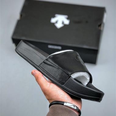 DESCENTE Lcing Nars   百搭柔軟 防滑壹字拖鞋 