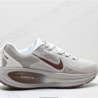 Nike VOMERO 18 舒適減震防滑 低幫跑步鞋