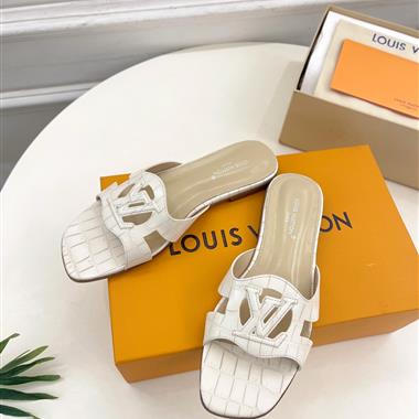 Louis Vuitton   2025新款女生休閒時尚鞋子