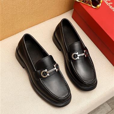 Ferragamo   2025新款男生休閒時尚鞋子