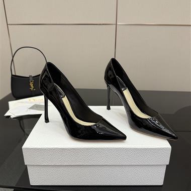 DIOR   2025新款女生休閒時尚鞋子