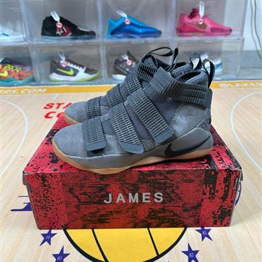 Nike LeBron Soldier 11 休閒運動籃球鞋