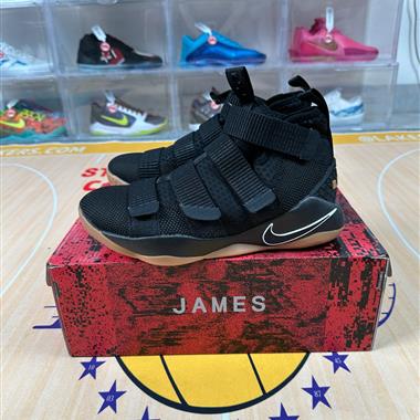 Nike LeBron Soldier 11 休閒運動籃球鞋