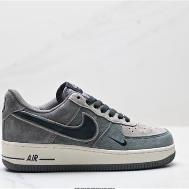 NIKE AIR FORCE 1‘07