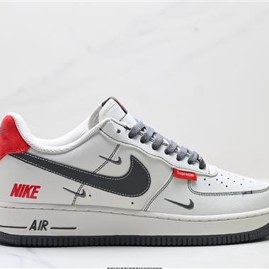 NIKE AIR FORCE 1‘07