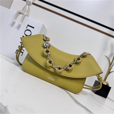 LOEWE   2025新款女生時尚包包 尺寸：26*18*13CM