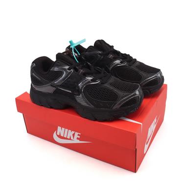 NIKE V5 RNR 輕量緩震支撐休閒鞋