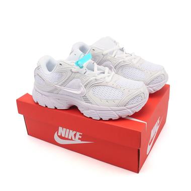 NIKE V5 RNR 輕量緩震支撐休閒鞋