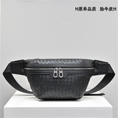BOTTEGA VENETA  2025新款男生時尚包包 尺寸：30-17-16CM
