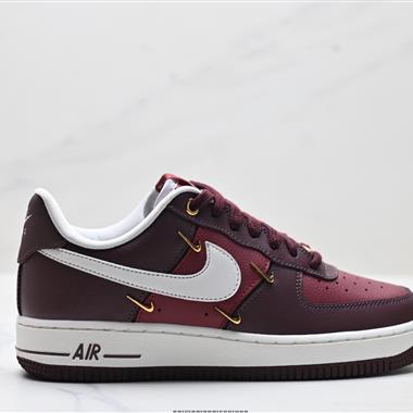 NIKE AIR FORCE 1‘07