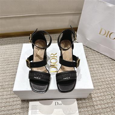 DIOR   2025新款女生休閒時尚鞋子