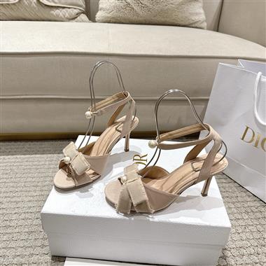 DIOR   2025新款女生休閒時尚鞋子