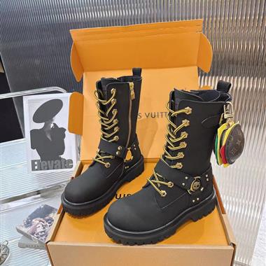 Louis Vuitton    2025新款女生休閒時尚鞋子