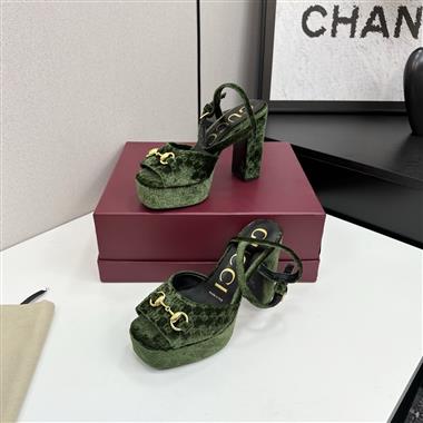 GUCCI    2025新款女生休閒時尚鞋子