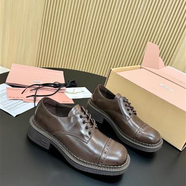 MIUMIU    2025新款女生休閒時尚鞋子