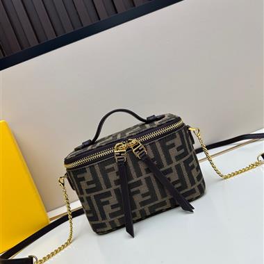 FENDI   2025新款l女生時尚包包  尺寸：16×8×11CM