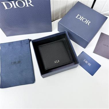 DIOR   2025新款時尚皮夾  尺寸：11.5 x 9.5 x 1.7CM