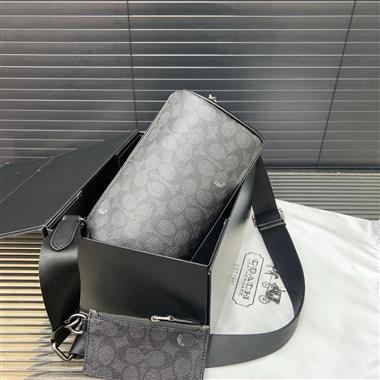 COACH   2025新款男生時尚包包  尺寸：12*22CM