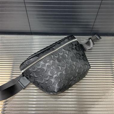 COACH   2025新款男生時尚包包  尺寸：18*30CM