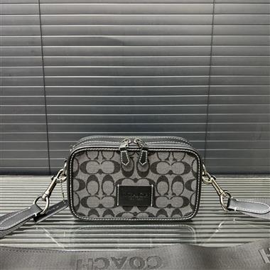 COACH   2025新款男生時尚包包  尺寸：12*20CM