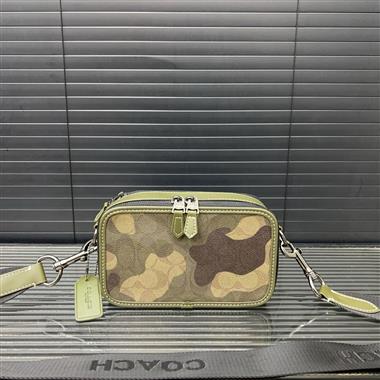 COACH   2025新款男生時尚包包  尺寸：12*20CM