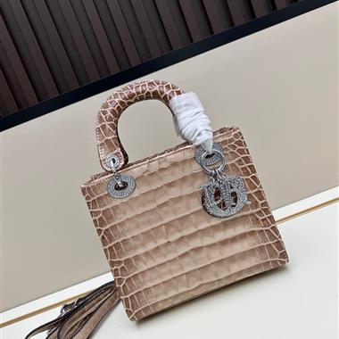 DIOR   2025新款l女生時尚包包  尺寸：20*18*9CM