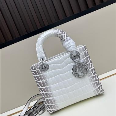 DIOR   2025新款l女生時尚包包  尺寸：20*18*9CM