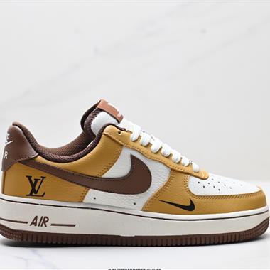 NIKE AIR FORCE 1‘07