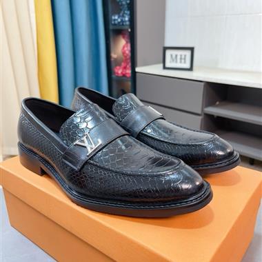 Louis Vuitton    2025新款男生休閒時尚鞋子