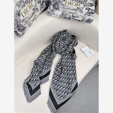 DIOR  2025秋冬新款時尚圍巾 尺寸：140-140