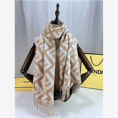 FENDI  2025秋冬新款時尚圍巾 尺寸：170-45