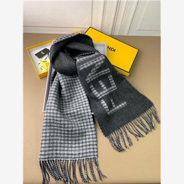 FENDI  2025秋冬新款時尚圍巾 尺寸：180-30