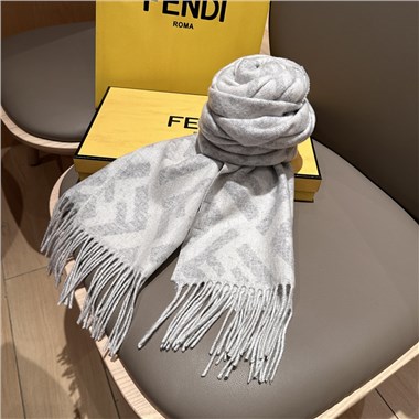 FENDI  2025秋冬新款時尚圍巾 尺寸：180-65