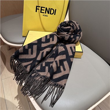 FENDI  2025秋冬新款時尚圍巾 尺寸：180-65