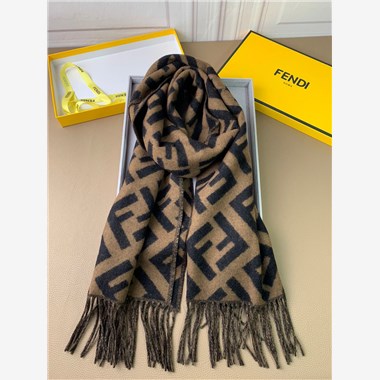 FENDI  2025秋冬新款時尚圍巾 尺寸：200-50