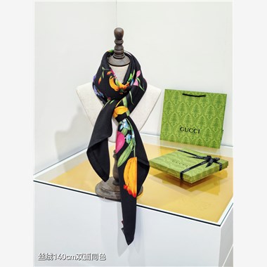 GUCCI  2025秋冬新款時尚圍巾 尺寸：140-140