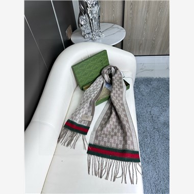 GUCCI  2025秋冬新款時尚圍巾 尺寸：180-33