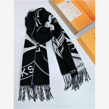  LOUIS VUITTON 2025秋冬新款時尚圍巾 尺寸：215-45