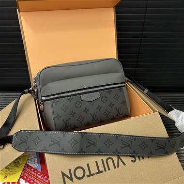 LOUIS VUITTON   2025新款男生時尚包包 尺寸：25*18CM