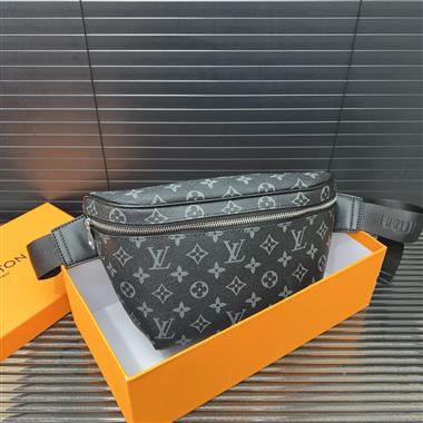 LOUIS VUITTON   2025新款男生時尚包包 尺寸：18*30CM