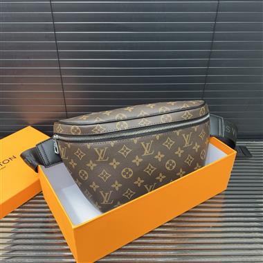 LOUIS VUITTON   2025新款男生時尚包包 尺寸：18*30CM
