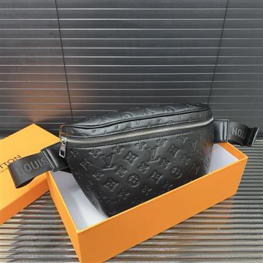 LOUIS VUITTON   2025新款男生時尚包包 尺寸：22*23CM