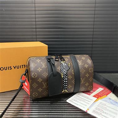 LOUIS VUITTON   2025新款男生時尚包包 尺寸：17*27CM