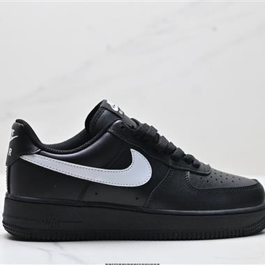 NIKE AIR FORCE 1‘07