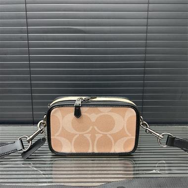 COACH   2025新款男生時尚包包 尺寸：12*20CM